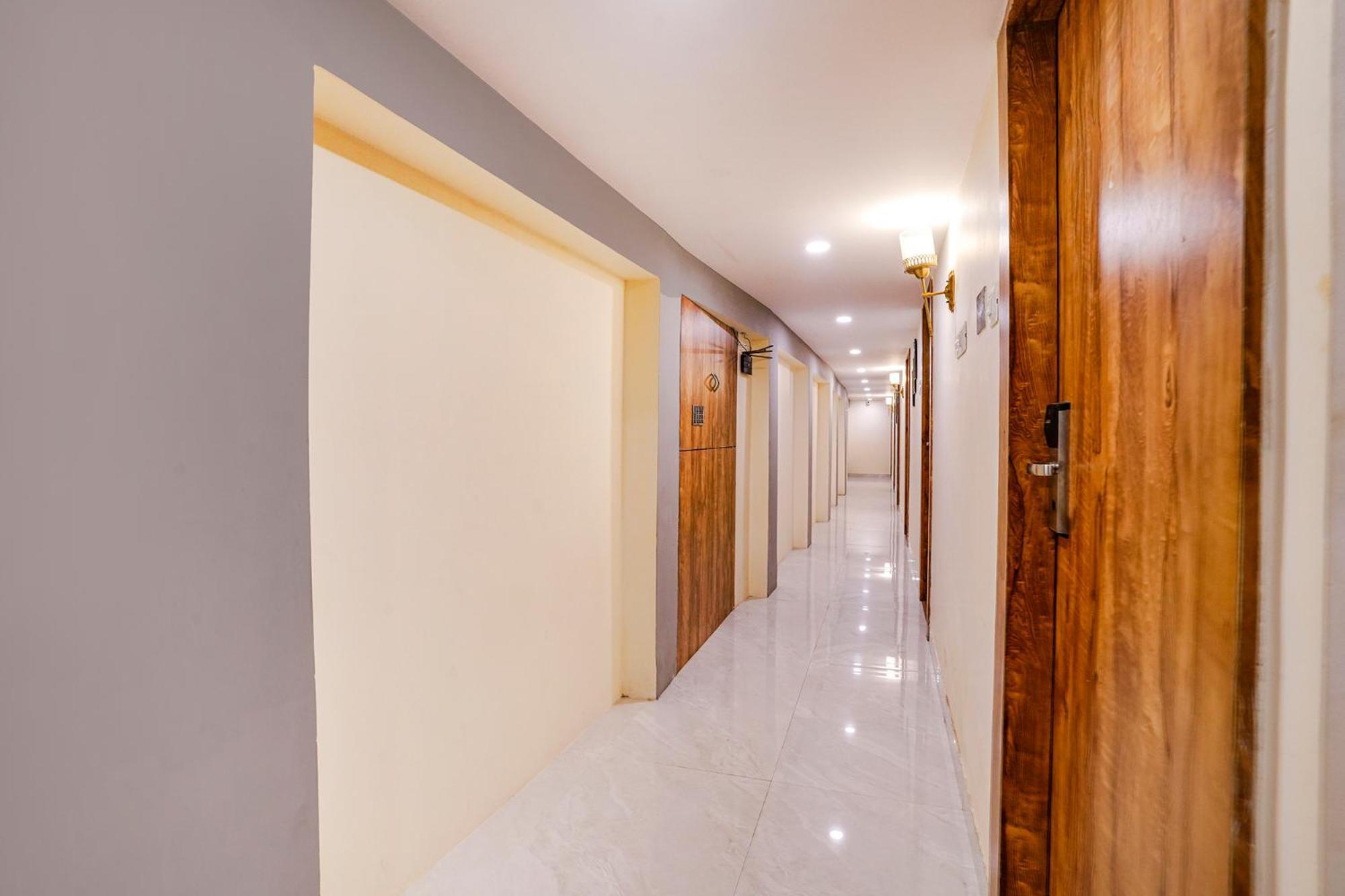 Fabhotel Grand Prime Nr Nesco Hotel Mumbai Exterior foto