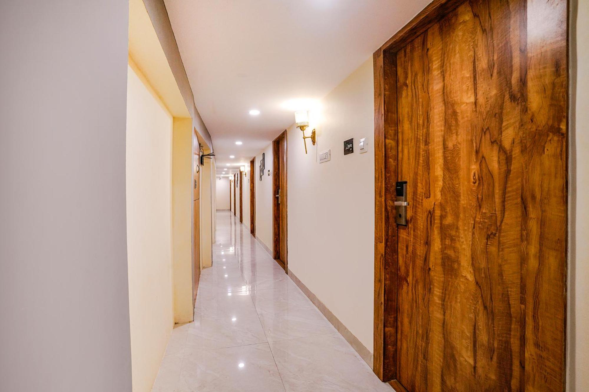 Fabhotel Grand Prime Nr Nesco Hotel Mumbai Exterior foto